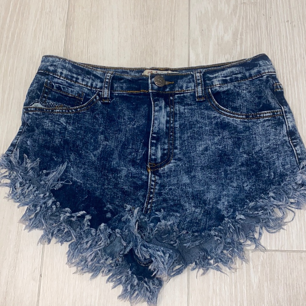 Blue/white jean shorts with fringe
